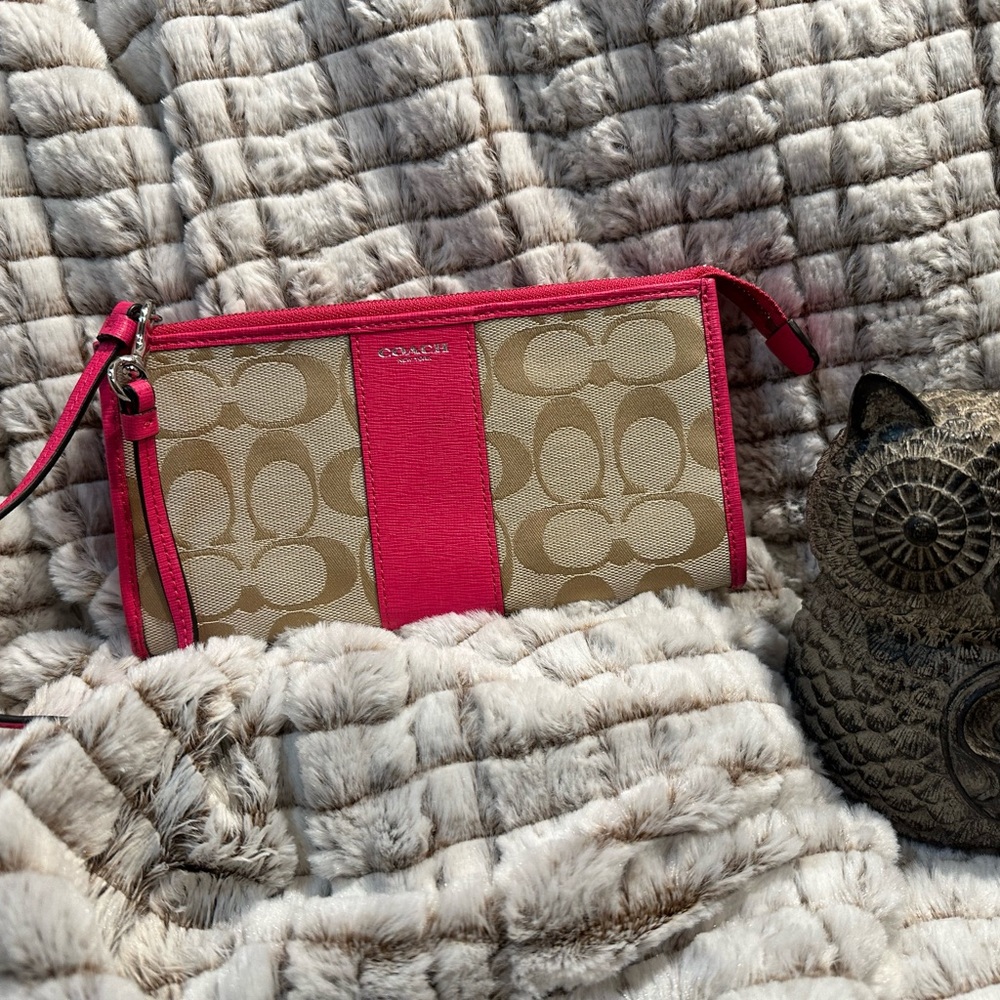 NWOT Coach Wristlet Wallet